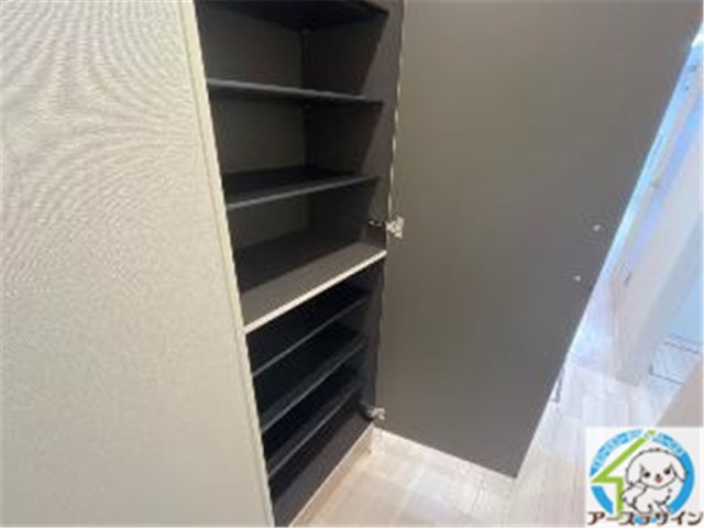 ハウス・グランリオの収納|パース写真