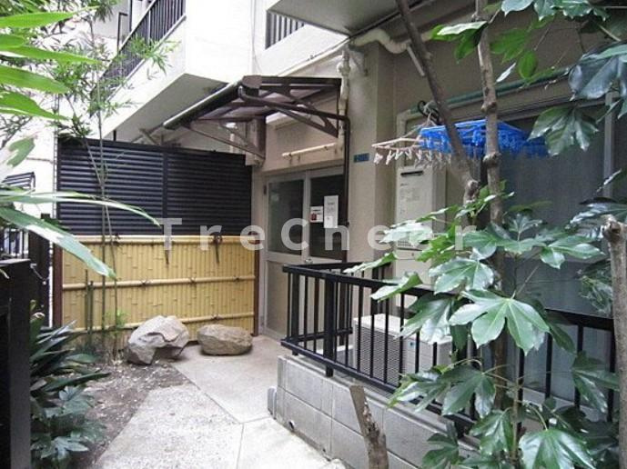 西ヶ原レジデンスのエントランス