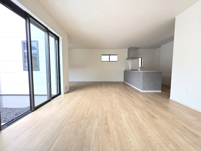 【居間・リビング】 | 福岡市南区弥永2丁目3期　1号棟（全2棟）【仲介手数料無料・0円】 | 現地写真。