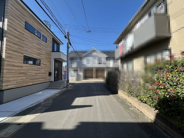 【その他】 | 福岡市南区弥永2丁目3期　1号棟（全2棟）【仲介手数料無料・0円】 | 現地写真。前面道路です。