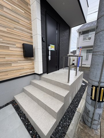 【玄関】 | 福岡市南区弥永2丁目3期　1号棟（全2棟）【仲介手数料無料・0円】 | 現地写真。