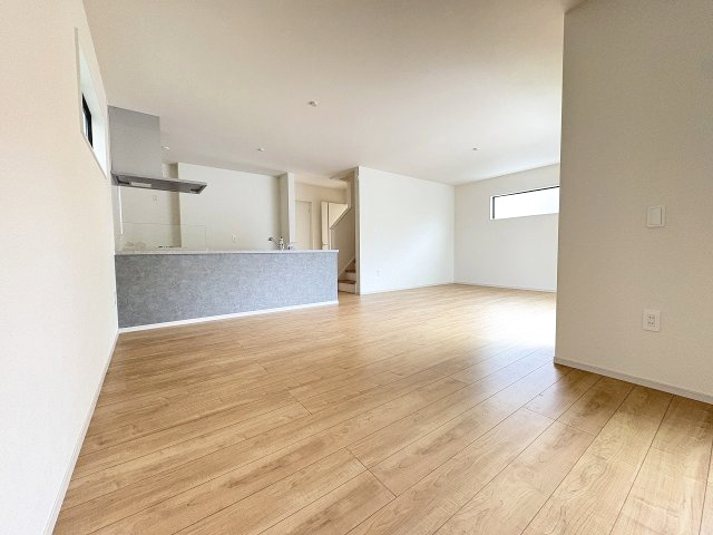 【居間・リビング】 | 福岡市南区弥永2丁目3期　1号棟（全2棟）【仲介手数料無料・0円】 | 現地写真。