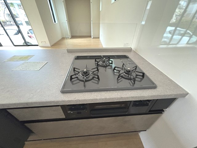 【キッチン】 | 福岡市南区弥永2丁目3期　1号棟（全2棟）【仲介手数料無料・0円】 | 現地写真。