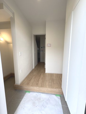 【玄関】 | 福岡市南区弥永2丁目3期　1号棟（全2棟）【仲介手数料無料・0円】 | 現地写真。