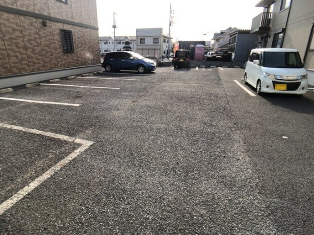 グリーンハイツⅡの駐車場|駐車スペースもあります