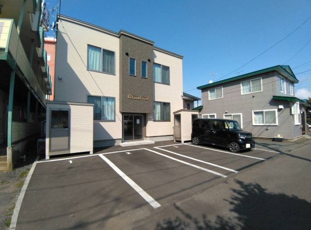 グランベールの駐車場