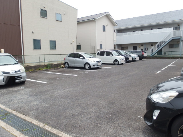 マンション光の駐車場
