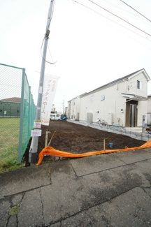 【外観】 | 【仲介手数料無料！！】府中市紅葉丘１丁目　新築戸建て（全1棟）1号棟　7299万円 | 令和７年10月20日撮影　建築中