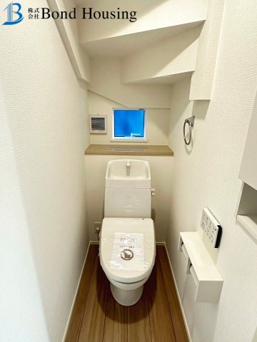 長期優良住宅で安心設計　大久保町山手台24-2期　1号棟の玄関