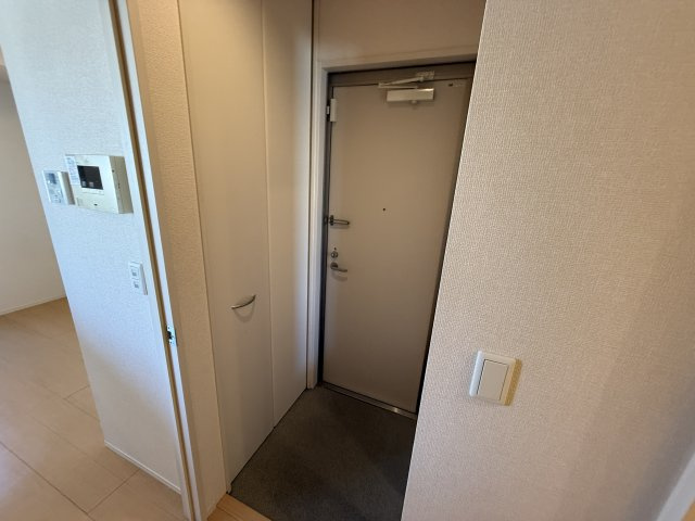 カーサ　コモドVの玄関