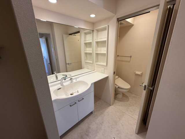 カーサ　コモドVの独立洗面台