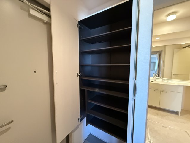 カーサ　コモドVの収納