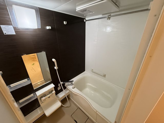 カーサ　コモドVの浴室