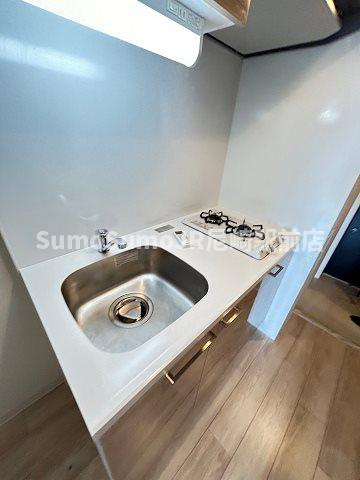 エスリードレジデンス大阪ウエストコートのキッチン|コンパクトなキッチンで掃除もラクラク