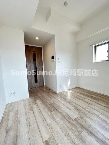 エスリードレジデンス大阪ウエストコートの寝室|使い勝手のいい寝室です