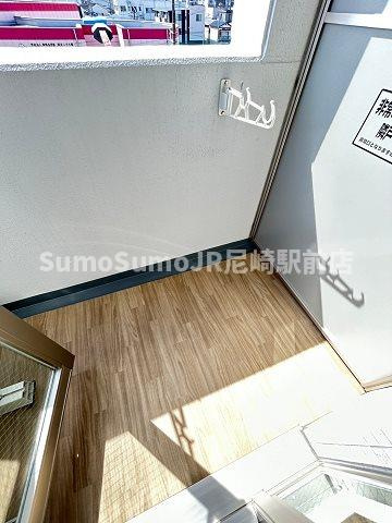 エスリードレジデンス大阪ウエストコートのバルコニー|暖かな日差しのふりそそぐバルコニー