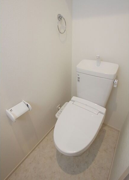 LUXE.STYLE辻町EASTのトイレ