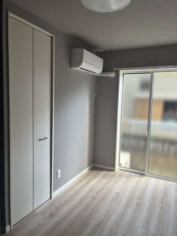 堀之内南1丁目戸建の洋室