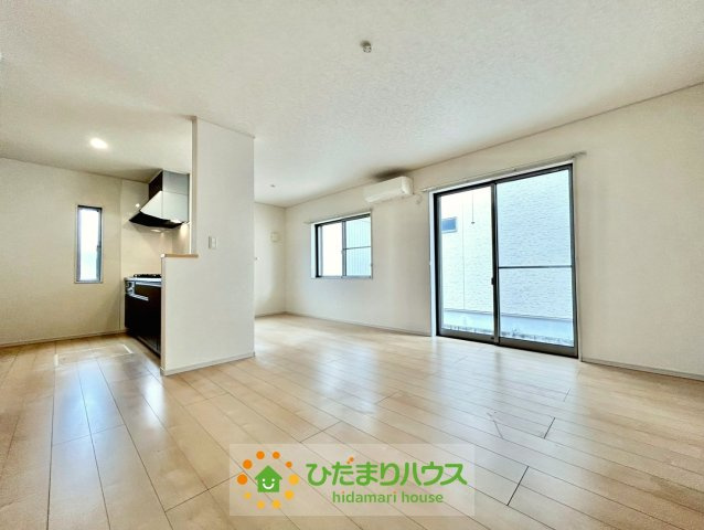 加須市久下３丁目　中古一戸建ての居間・リビング