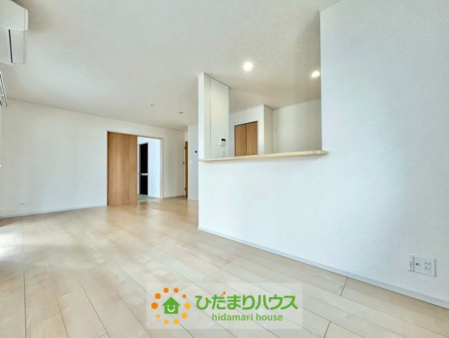 加須市久下３丁目　中古一戸建ての居間・リビング