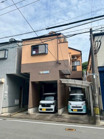 レディバッグ六本松の外観