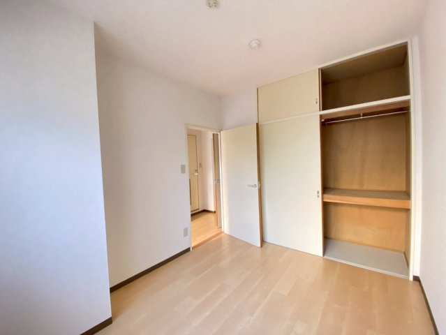 ハイツ与野の洋室