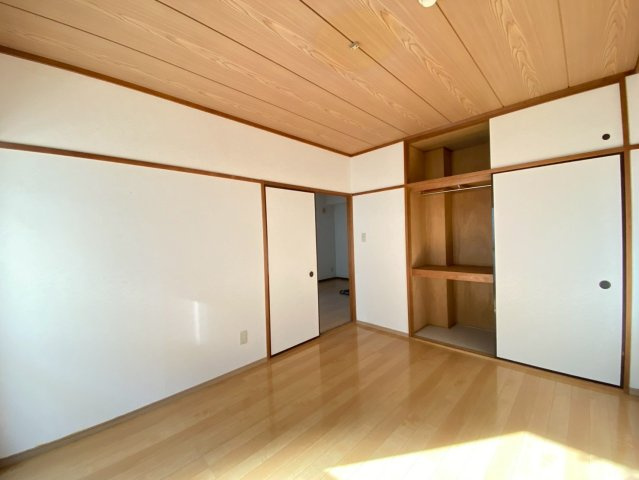 ハイツ与野の洋室