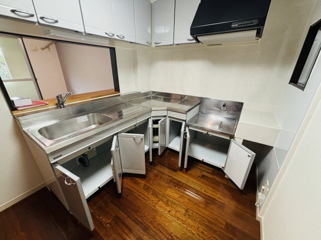 アーバンビュー内間のキッチン|※反転タイプになります。