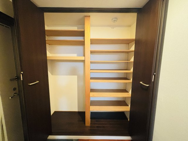 アーバンビュー内間の収納|※反転タイプになります。