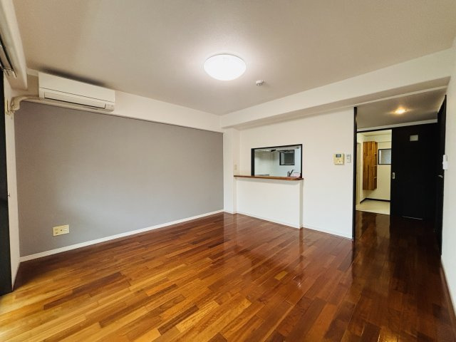 アーバンビュー内間の居間・リビング|※反転タイプになります。