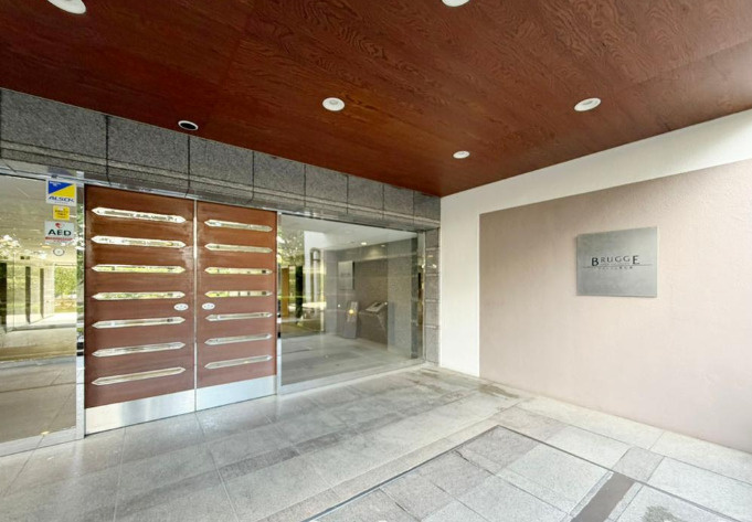 ブルージュ東大島のエントランス