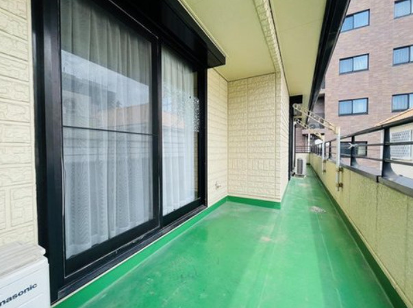 本山中町4丁目　中古戸建のバルコニー|広々としたL字型バルコニー