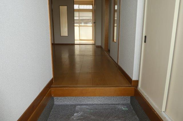 ニューシティ安本の玄関