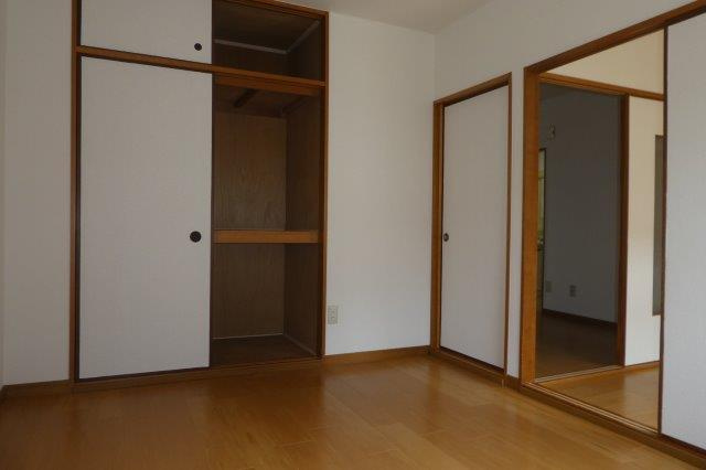 ニューシティ安本の洋室