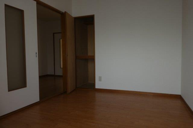 ニューシティ安本の収納|洋室