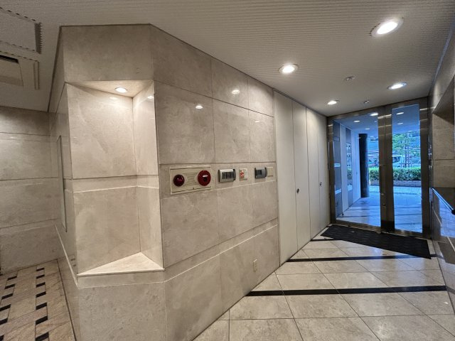 アソルティ日本橋小伝馬町ビルのロビー