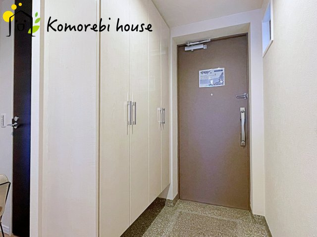 プラウド大宮日進の玄関|収納もある玄関です
