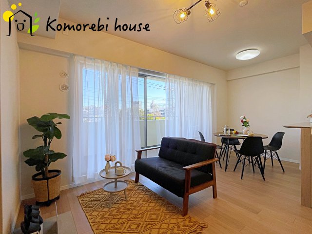 プラウド大宮日進の居間・リビング|使いやすいリビングです