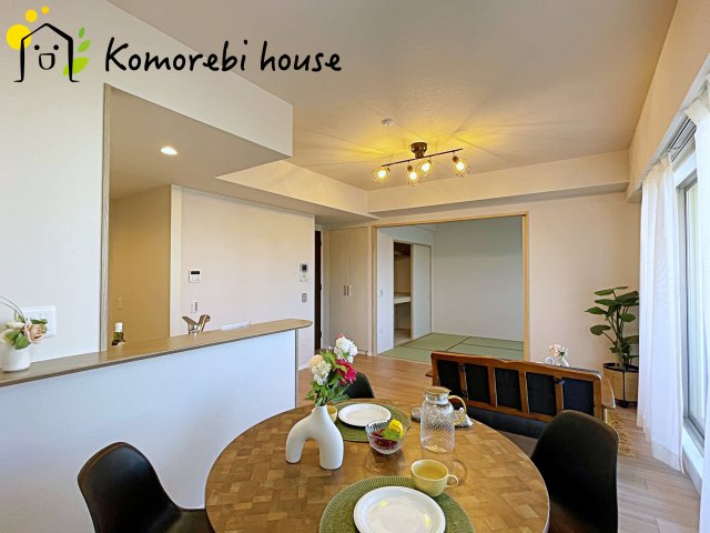 プラウド大宮日進の居間・リビング|ゆったり過ごせる居間です