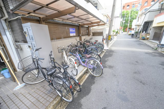 コーポタナベの駐車場