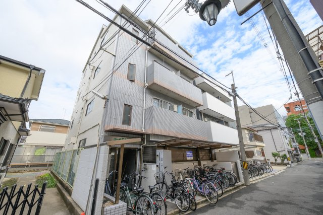 コーポタナベの外観