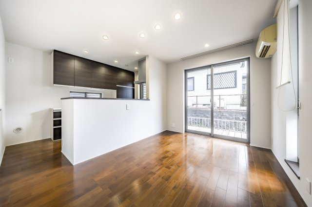 【居間・リビング】の画像