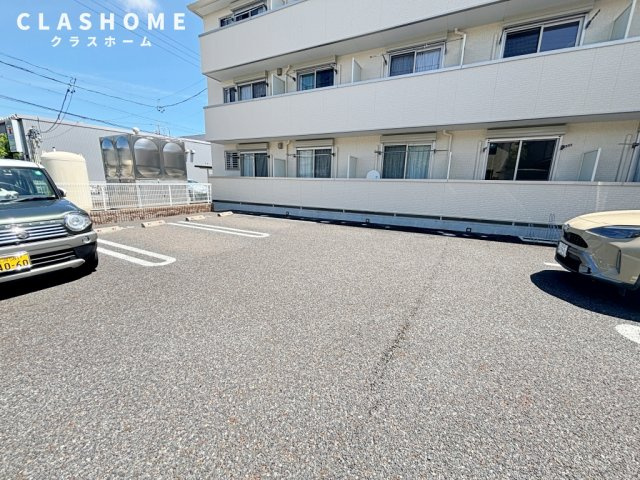 グランドソレーユ　B　　刈谷市近郊の賃貸はクラスホームの駐車場