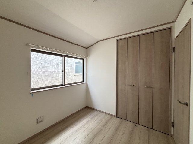 ハートフルタウン(春)名東区香流9期｜名古屋市の戸建ならホームアップの洋室|全室収納付き