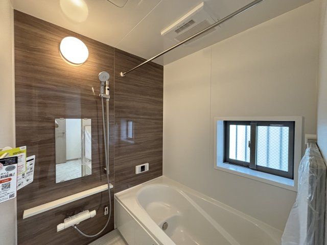 ハートフルタウン(春)名東区香流9期｜名古屋市の戸建ならホームアップの浴室|雨の日でも洗濯物が乾かせる乾燥機能や寒い季節の予防暖房、24時間換気機能も備わっています