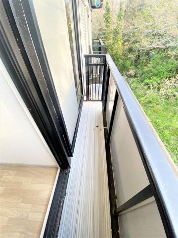 御苑ハイツAのバルコニー