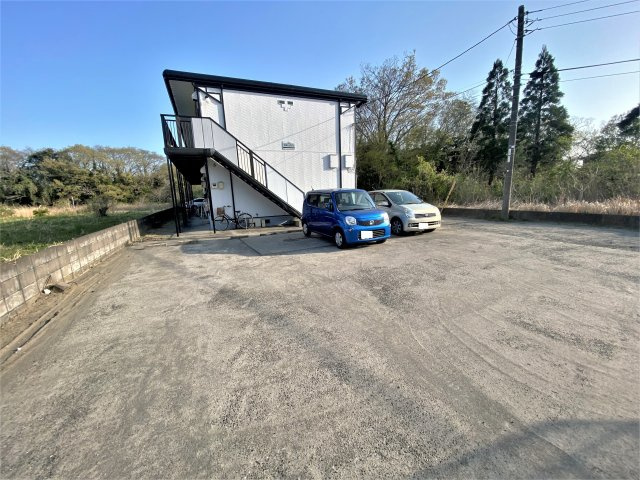 御苑ハイツAの外観