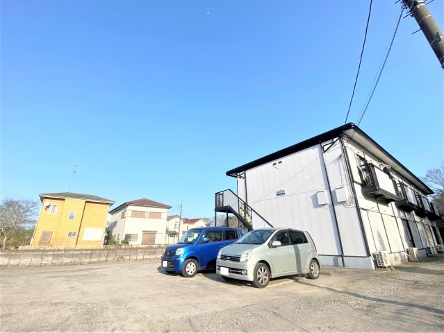 御苑ハイツAの外観