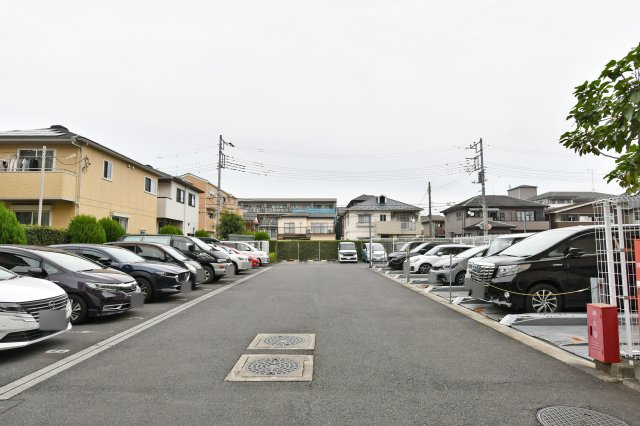 プラウド大宮日進の駐車場|■お客様との会話を大切にし、一人ひとりにあった資金計画やプランをご提案致します。「家を買って終わり」ではなく、「買ってからがスタート」と考え、ご提案します。ローンのご相談は私たちにお任せ下さい。