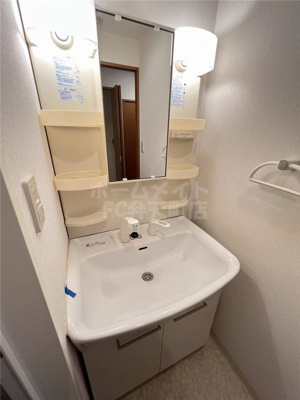 【洗面所】 | Loisir Kusunoki | ゆったりとスペースのある洗面所